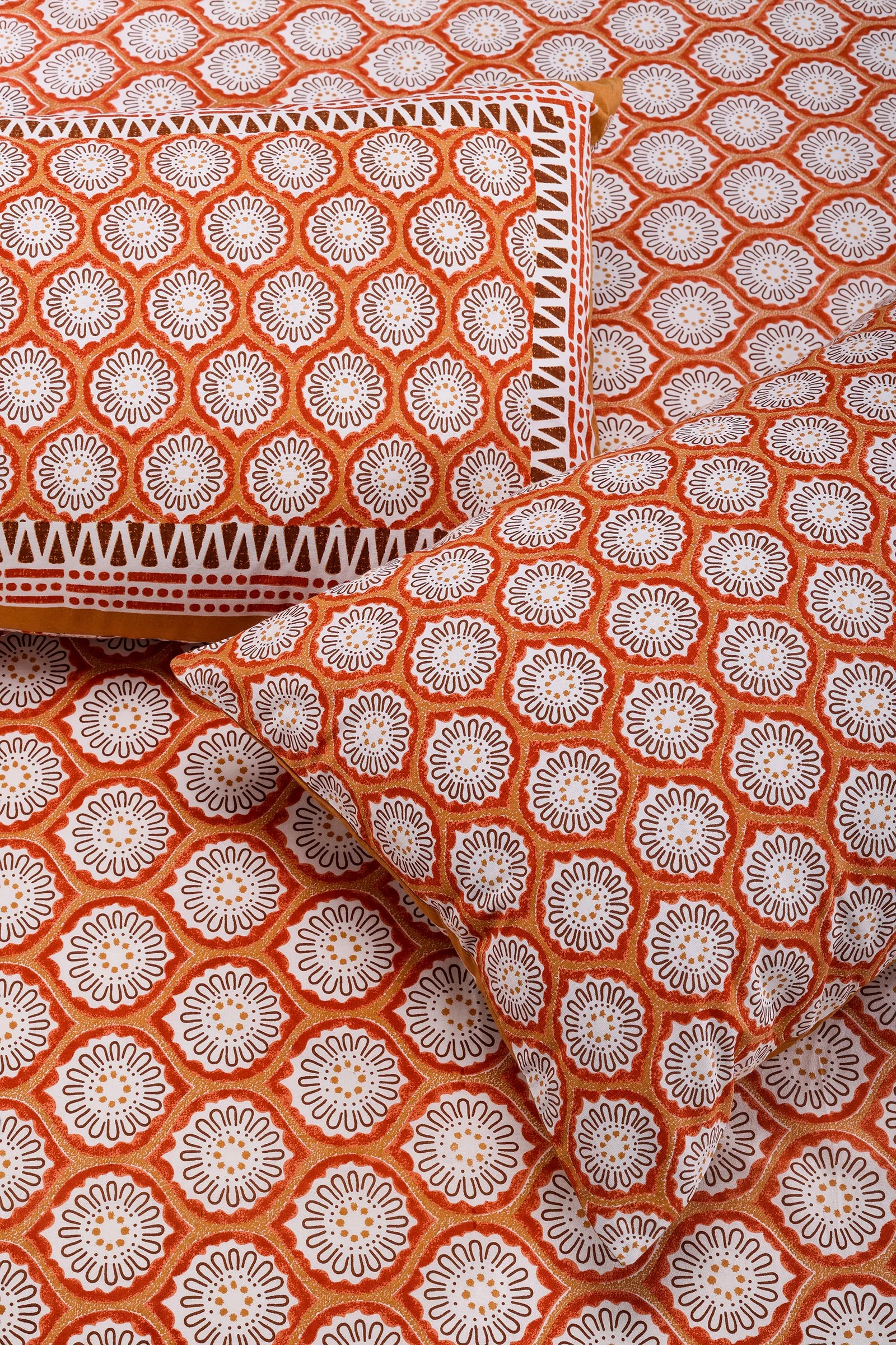 Alice Jaal Orange Cotton  Bedsheet