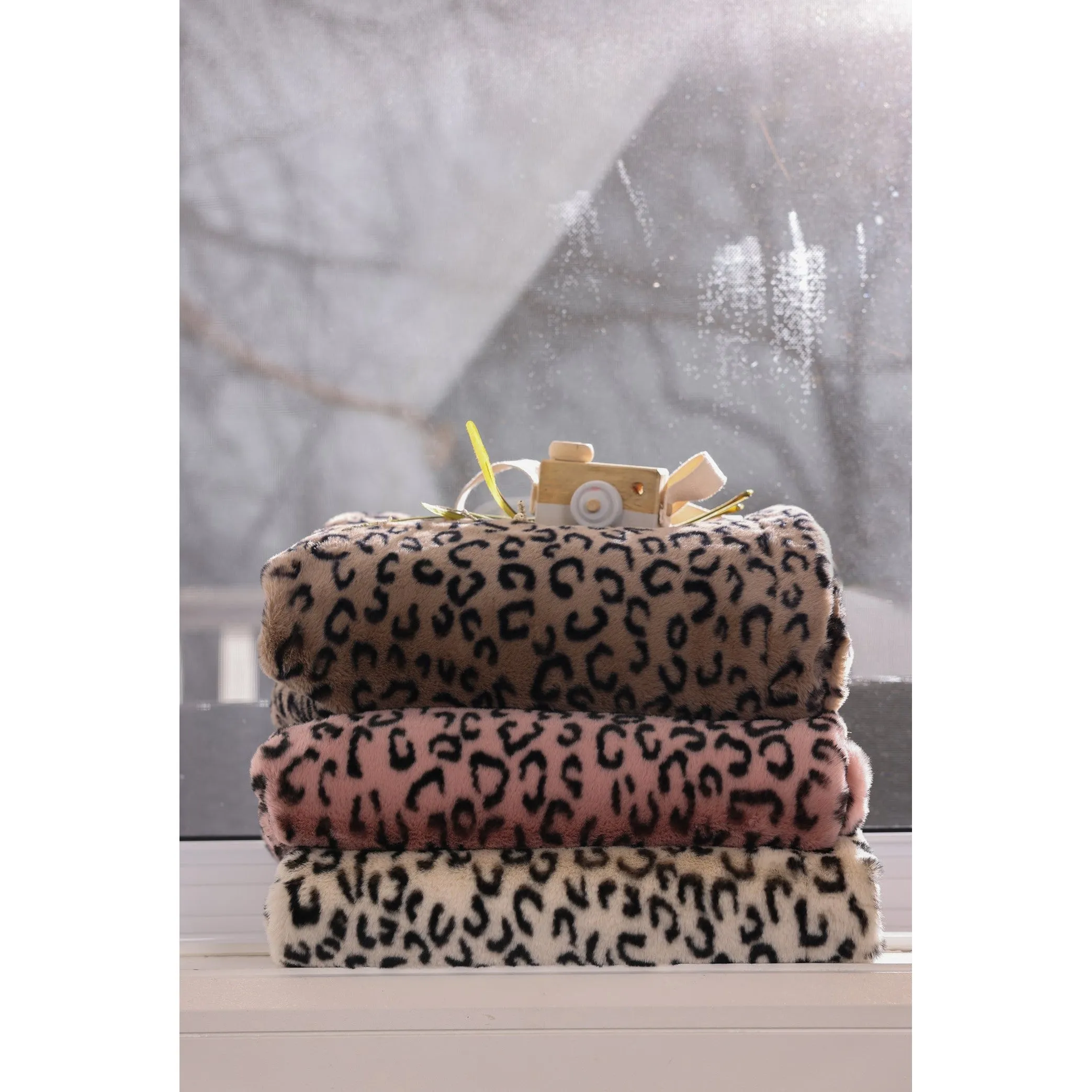 Ritz Leopard print blanket