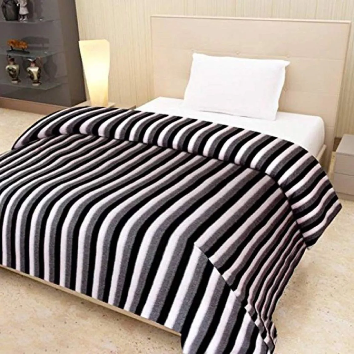 V3E Single Bed Ac Fleece Blanket Size :Single :60X90 Inch Pack of 1 - Black and White Stripes